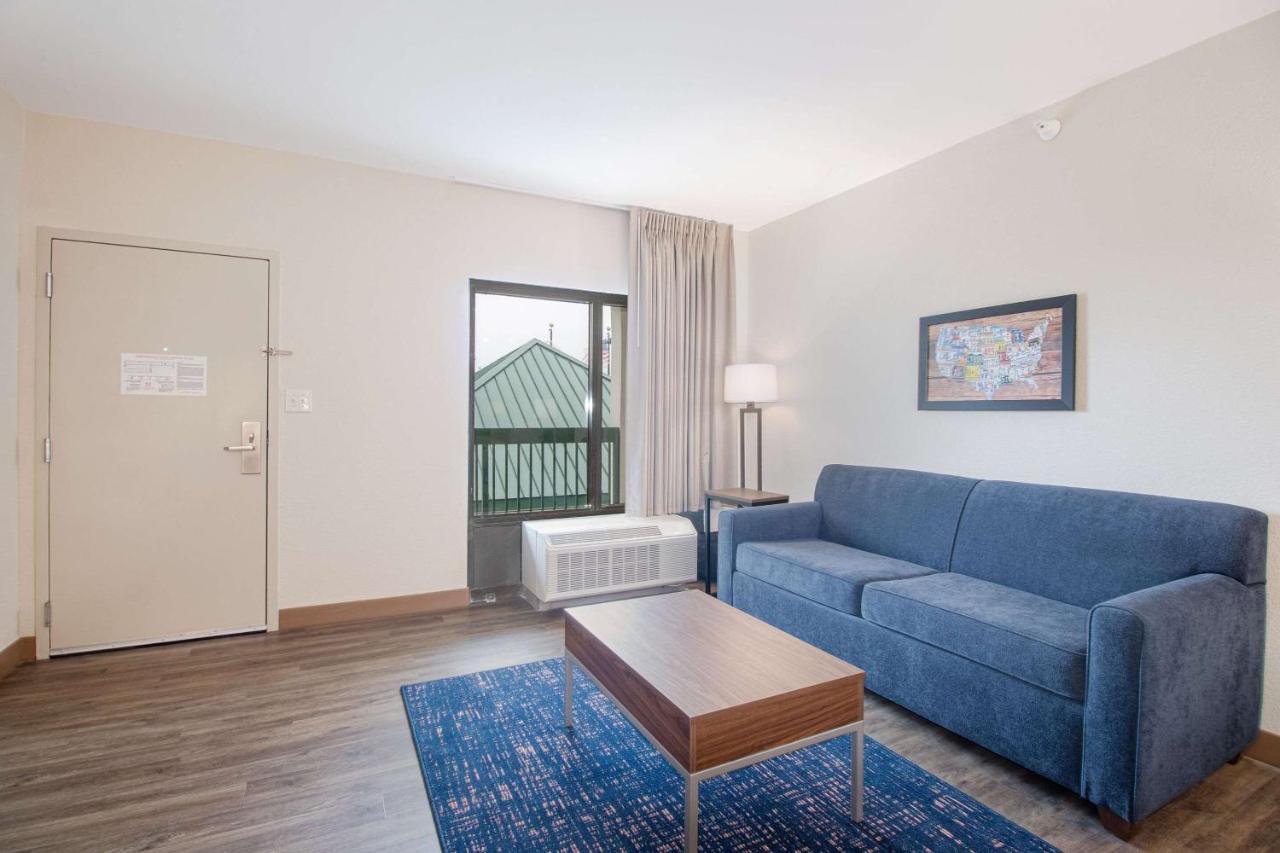 Hotel Econo Inn&suites 2*